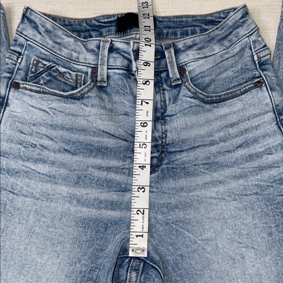 Buckle Black Women's Ankle Skinny Stretch Jean in Light Blue - Picture 8 of 13